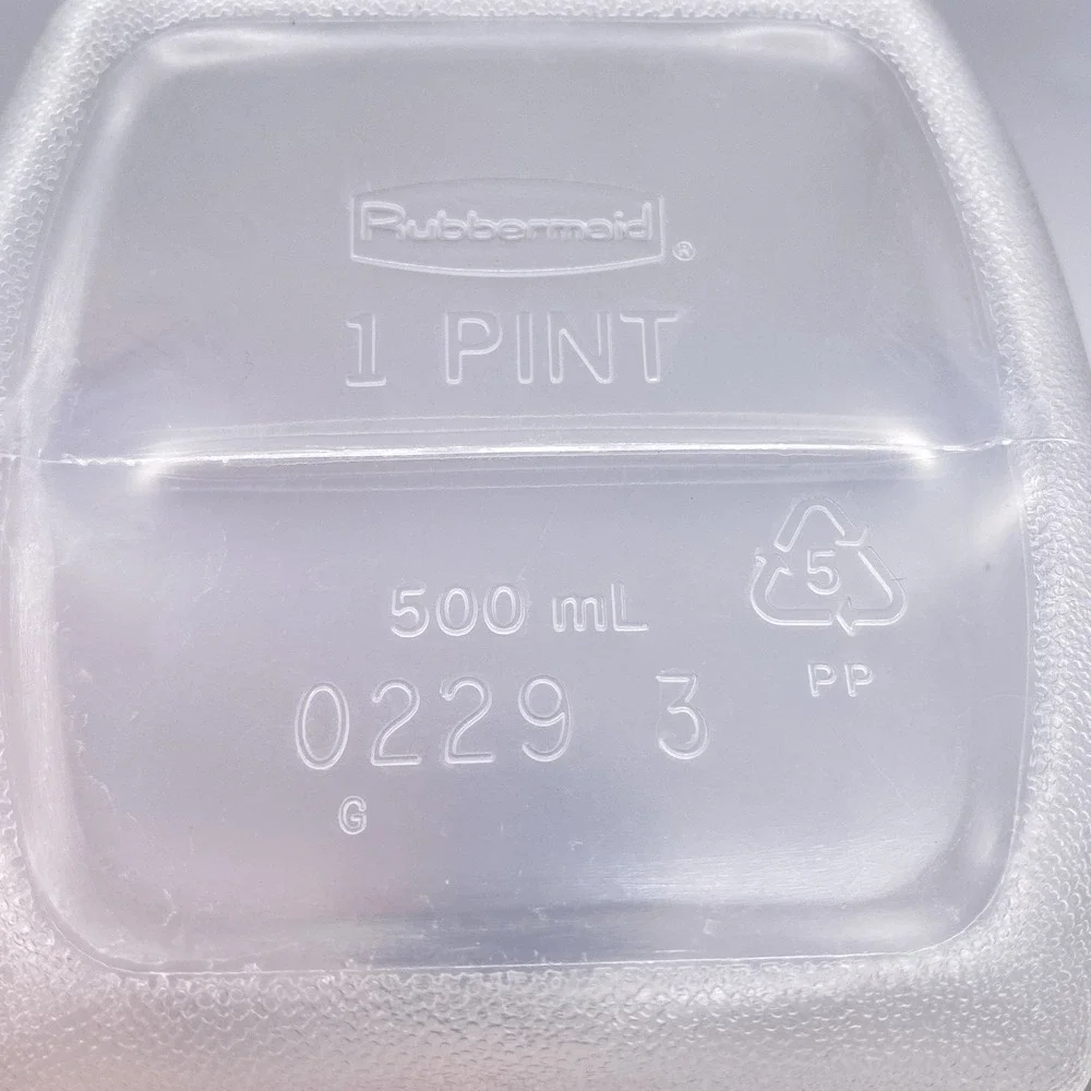 Lot of 2 Rubbermaid Bottles 2 qt 2468 and 1 pint 0229 + Beige Flip Top Lids 2464